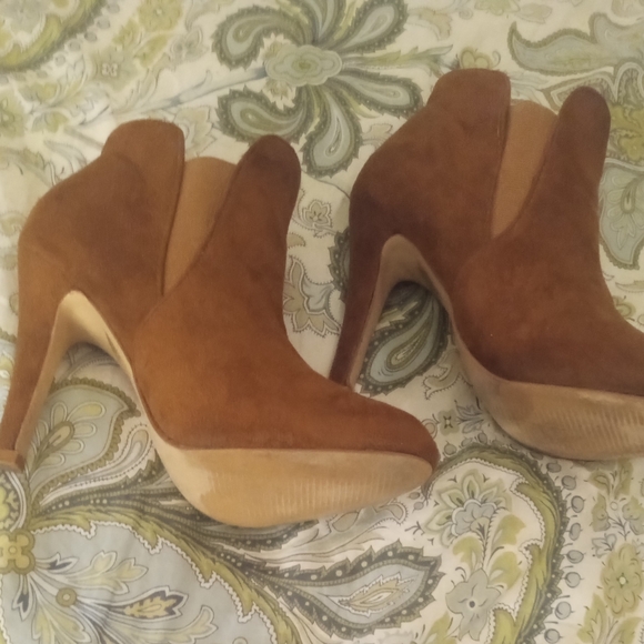 Bella Marie Chic Brown Ankle Booties Gently Used Size 7 - Picture 7 of 12